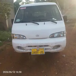 Hyundai H-100 2004 White
