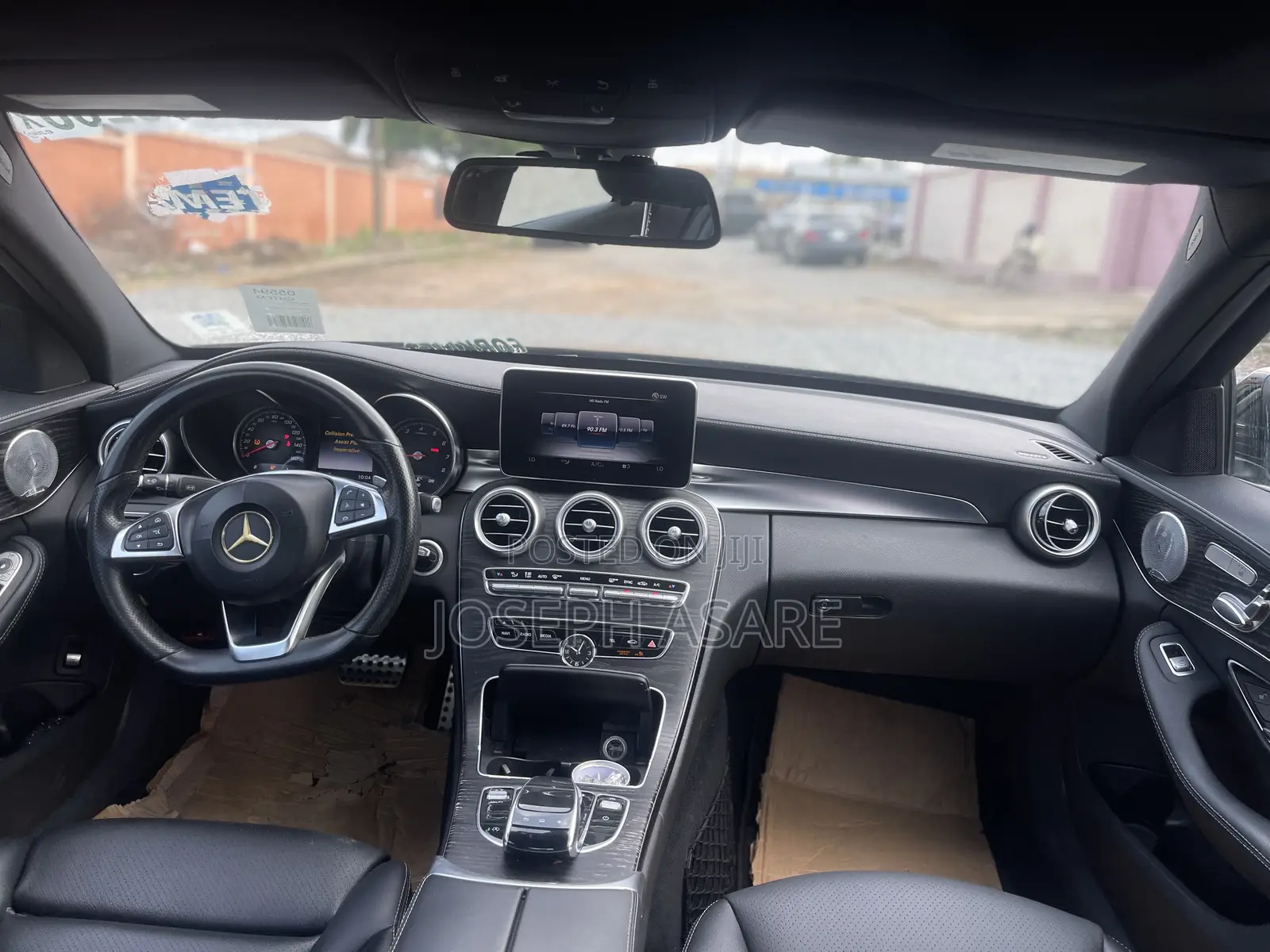 Mercedes-Benz C300 Luxury 4dr AWD 4Matic Sedan (2.0L 4cyl 7A) 2015