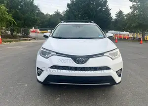 Toyota RAV4 XLE 4dr SUV AWD (2.5L 4cyl 6A) 2018 White
