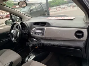 Toyota Vitz 2012 Blue