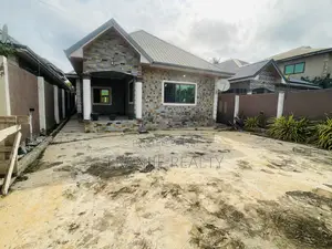 3bdrm House in Franjie Rwalty, Kasoa for sale