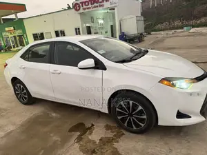 Toyota Corolla L 4dr Sedan (1.8L 4cyl CVT) 2017 White