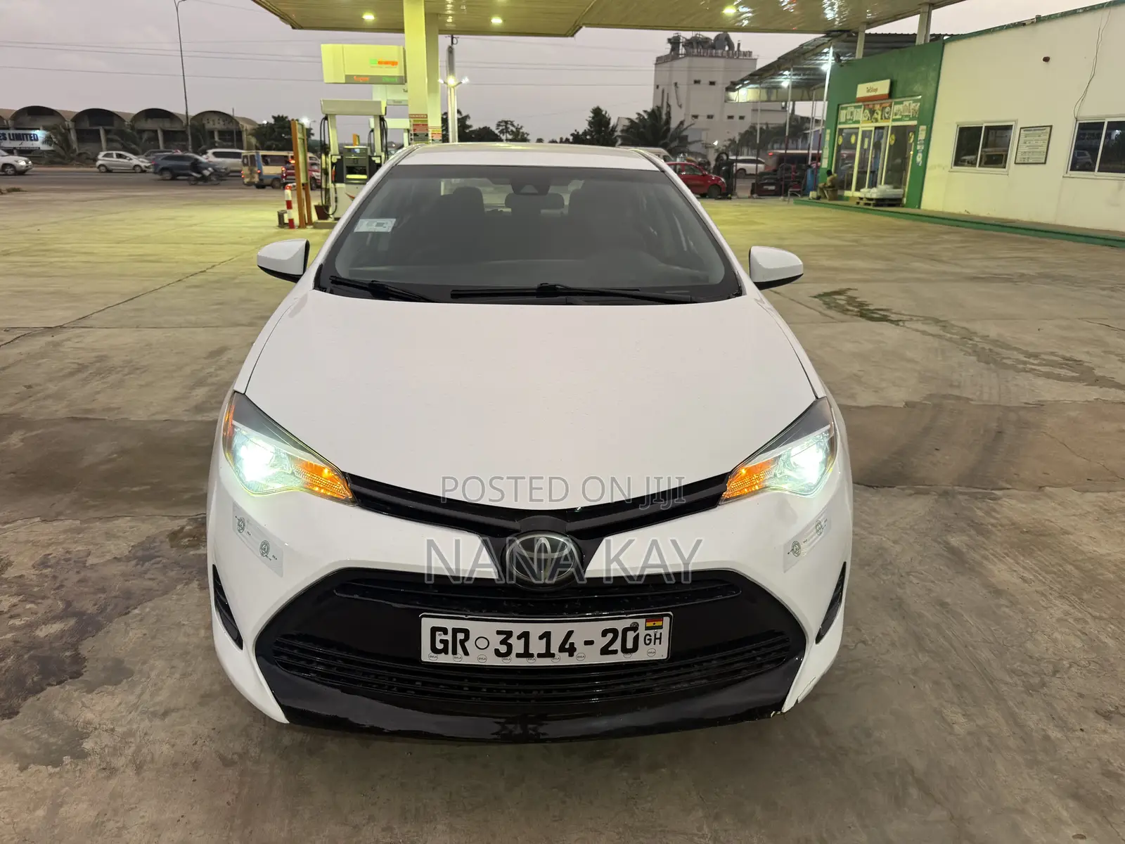 Toyota Corolla L 4dr Sedan (1.8L 4cyl CVT) 2017 White