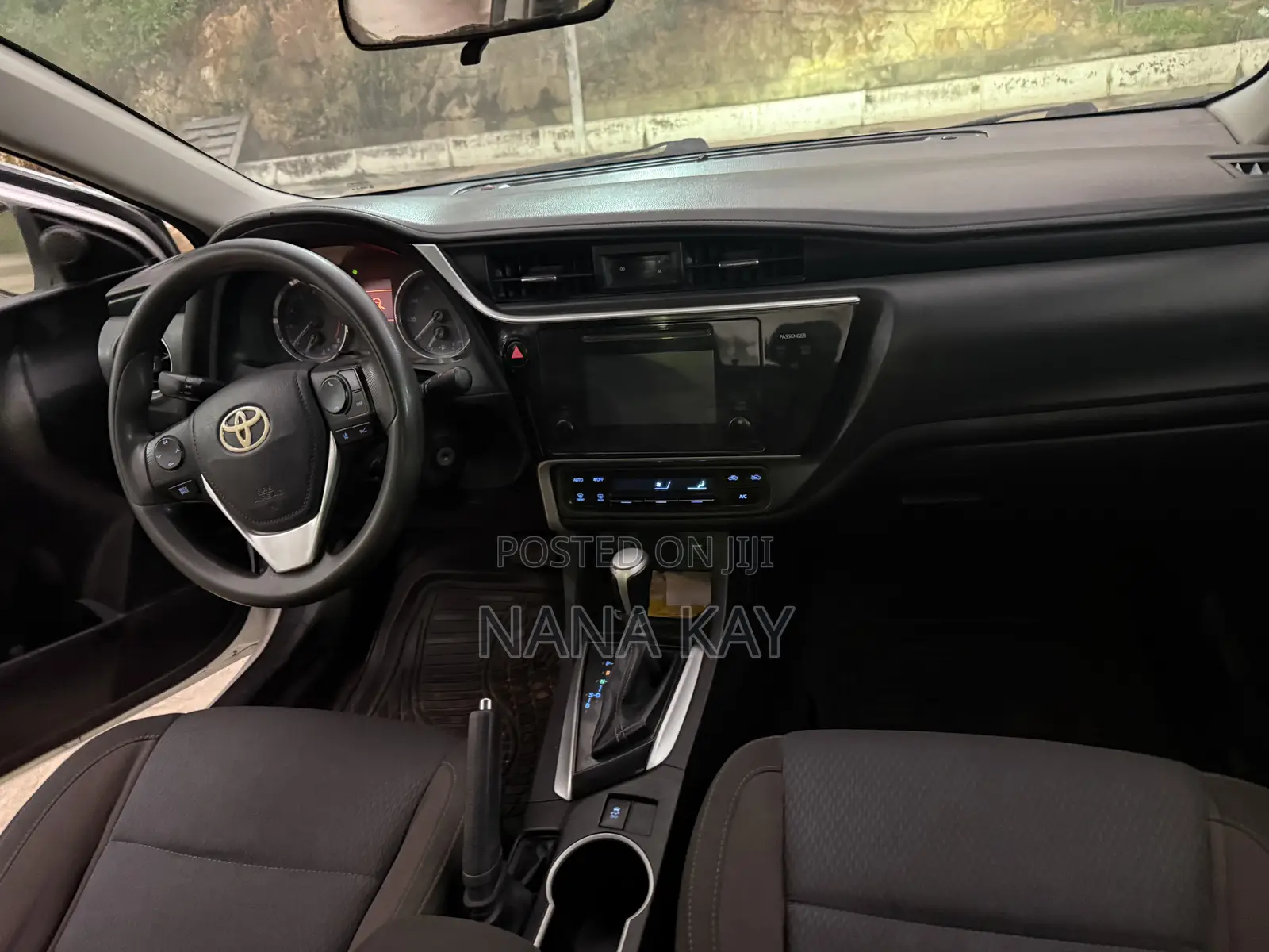 Toyota Corolla L 4dr Sedan (1.8L 4cyl CVT) 2017 White