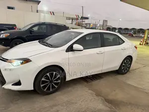 Toyota Corolla L 4dr Sedan (1.8L 4cyl CVT) 2017 White