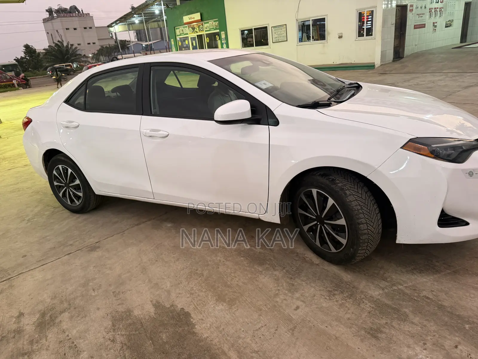 Toyota Corolla L 4dr Sedan (1.8L 4cyl CVT) 2017 White