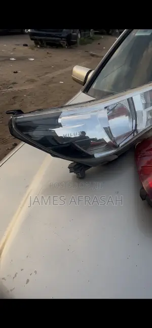 Toyota Hilux Head Lights