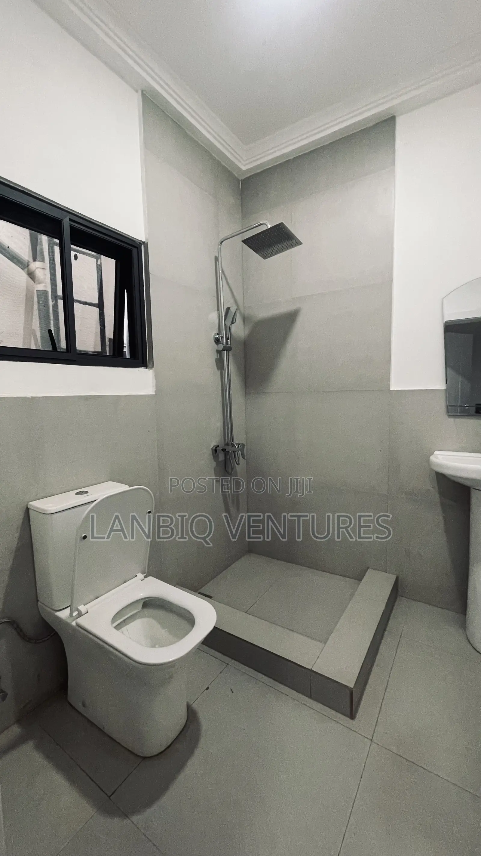 3bdrm House in Oyarifa for sale