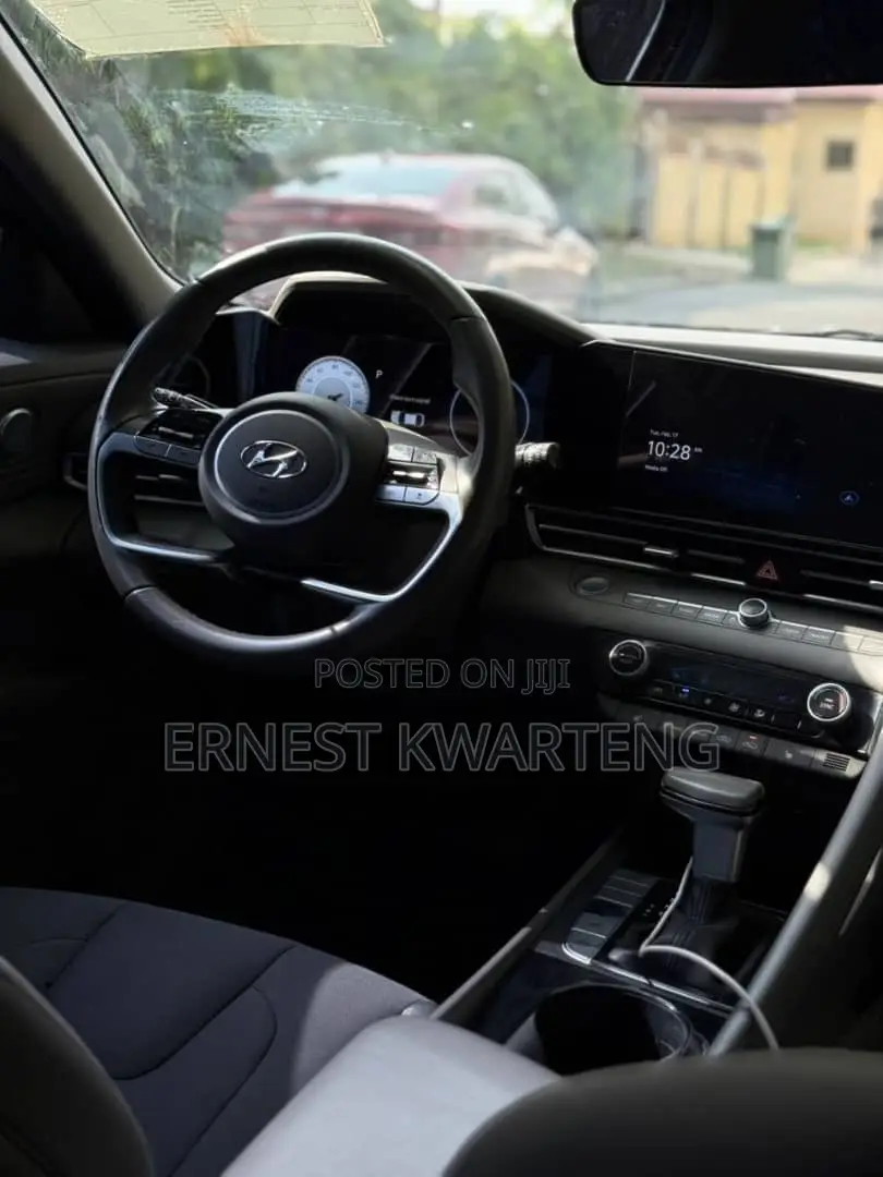 Hyundai Elantra 2023 Red