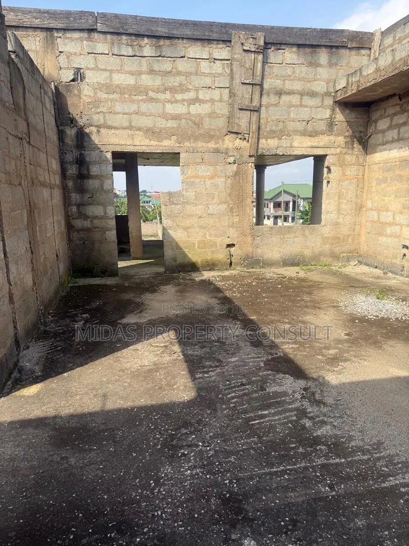 6bdrm House in Ayawaso, Ofankor for sale