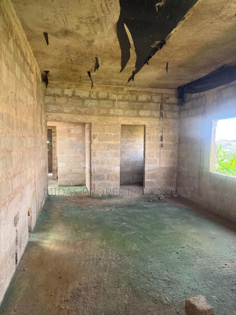 6bdrm House in Ayawaso, Ofankor for sale