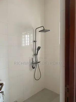 4bdrm House in Kofi'S Realty, Baatsona Total for rent
