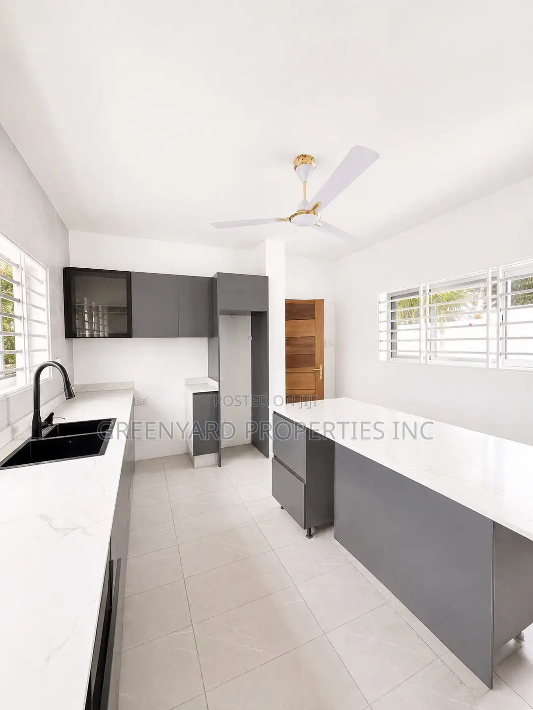 6 Rooms Office Space for Lease