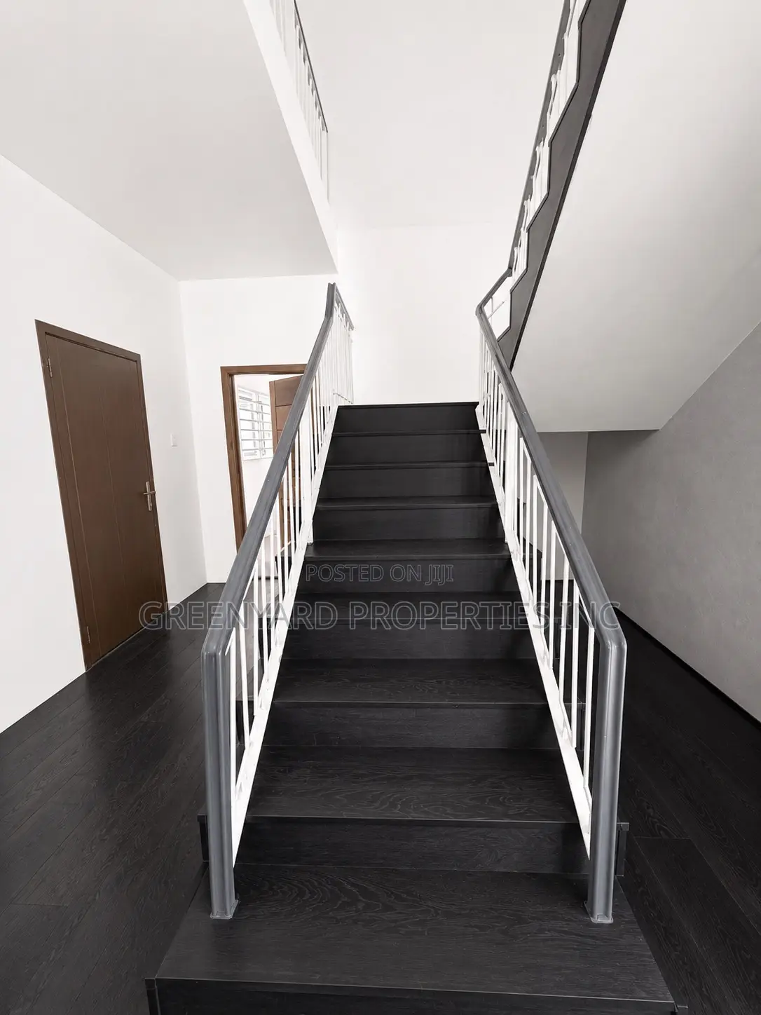6 Rooms Office Space for Lease