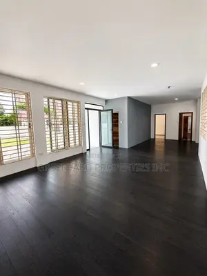 6 Rooms Office Space for Lease