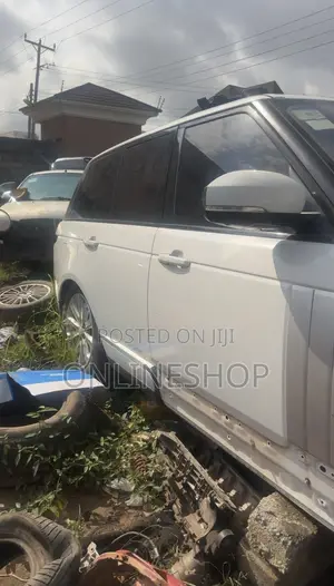 Range Rover Vogue 2016 - Parts / Shell (Headlights, Bumper, Interior)
