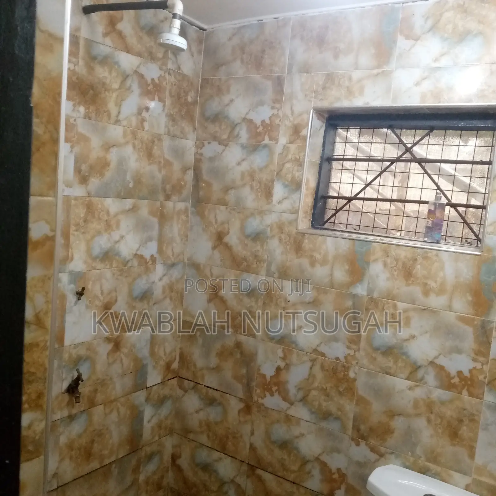 1bdrm Room & Parlour in Buade for rent