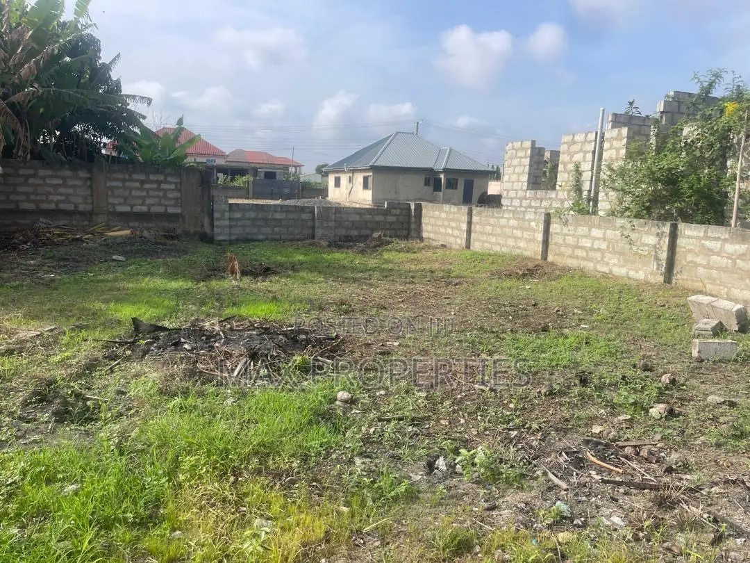 Half Plot of Land for Sale at Dome Pillar2 No Litigation