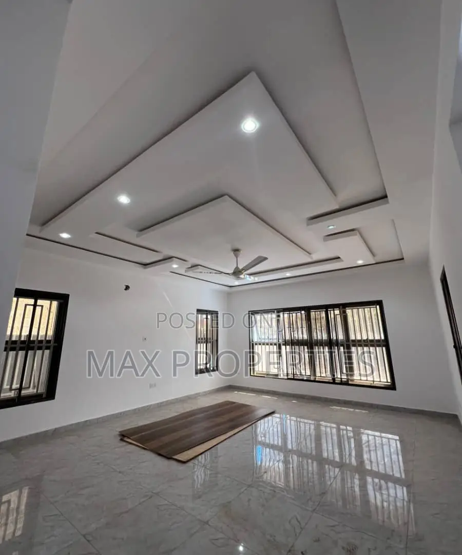 4bdrm House in Haatso for sale