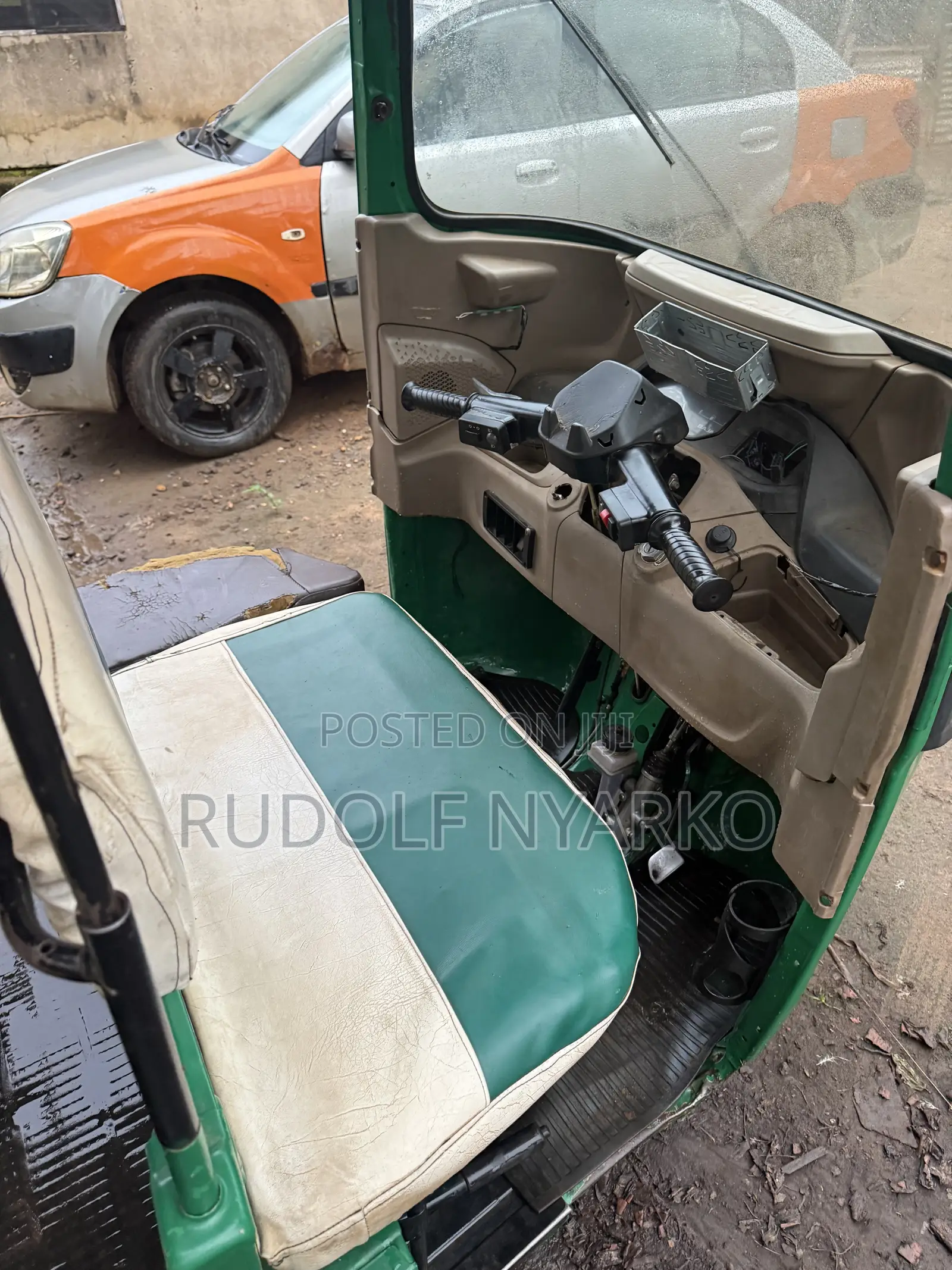 Bajaj RE 2024 Green