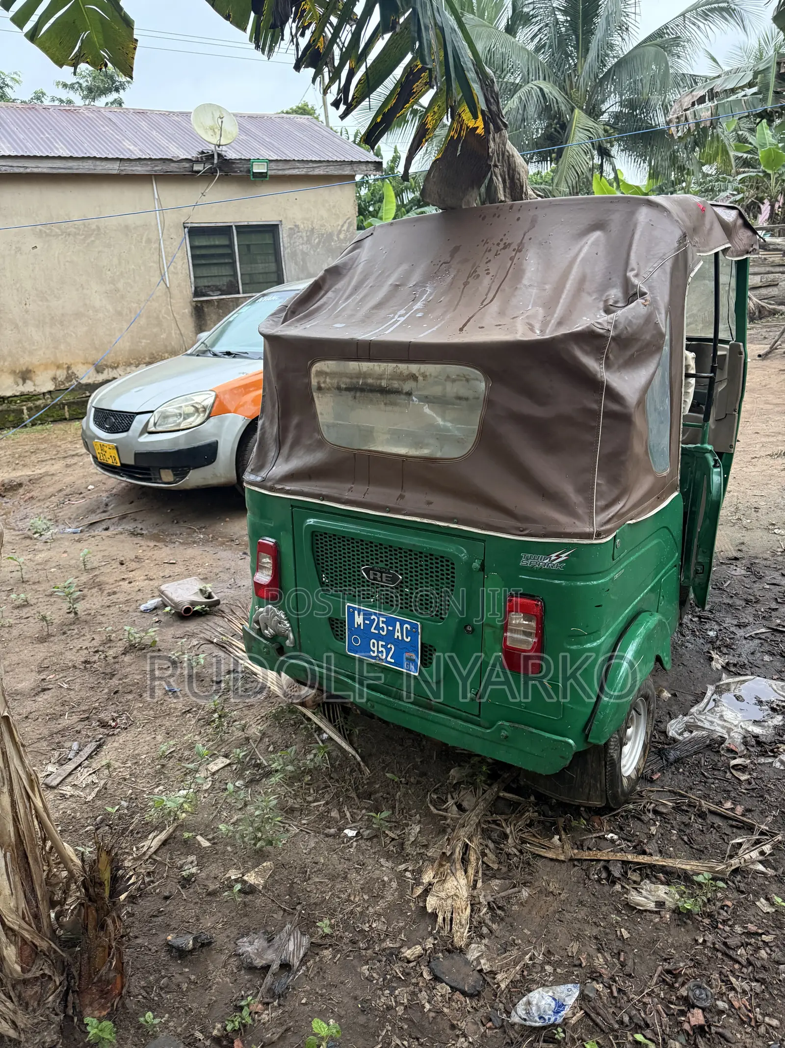 Bajaj RE 2024 Green