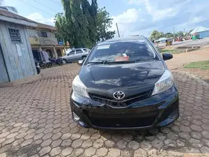 Toyota Yaris LE Hatchback 5dr 2014 Black