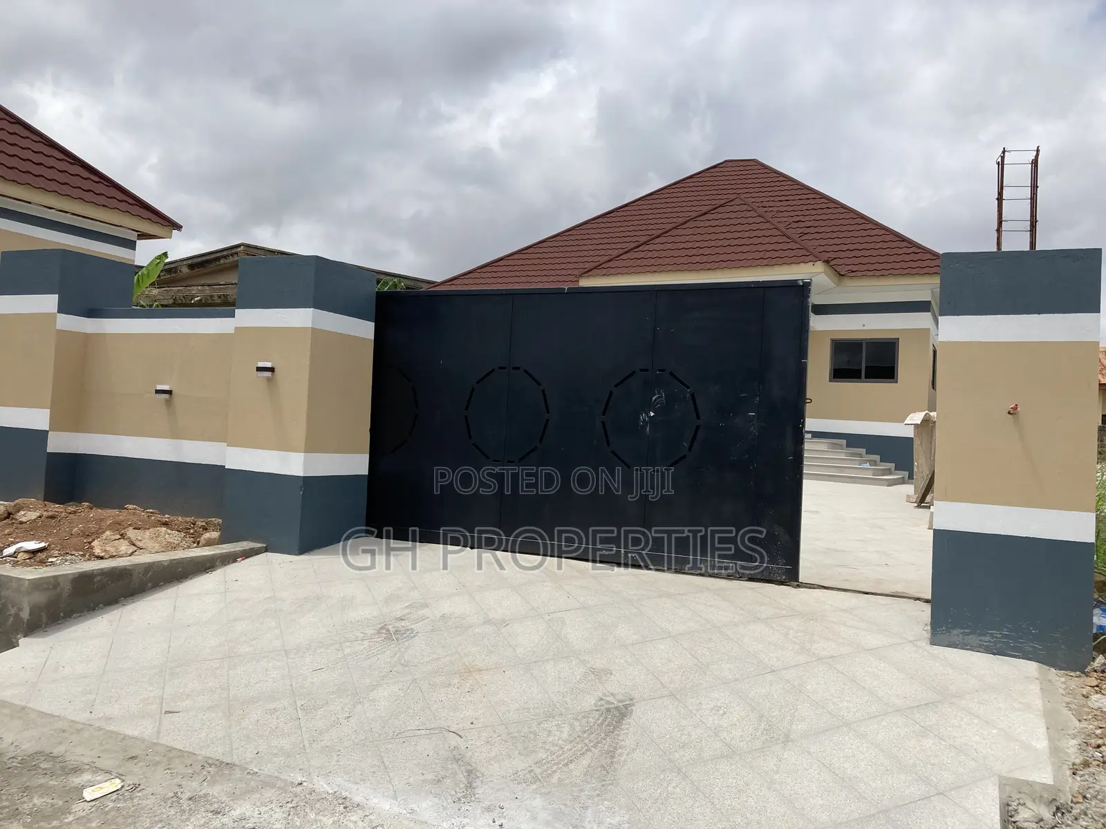 4bdrm House in Daban, Kumasi Metropolitan for sale