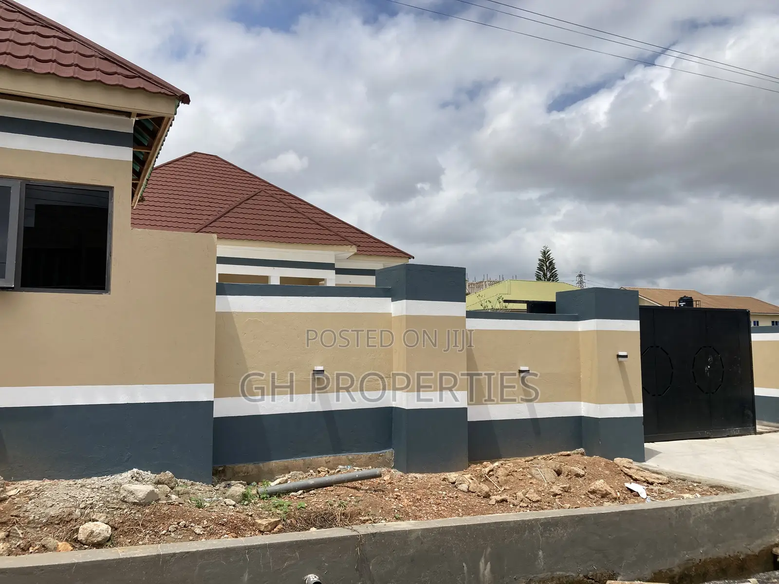 4bdrm House in Daban, Kumasi Metropolitan for sale