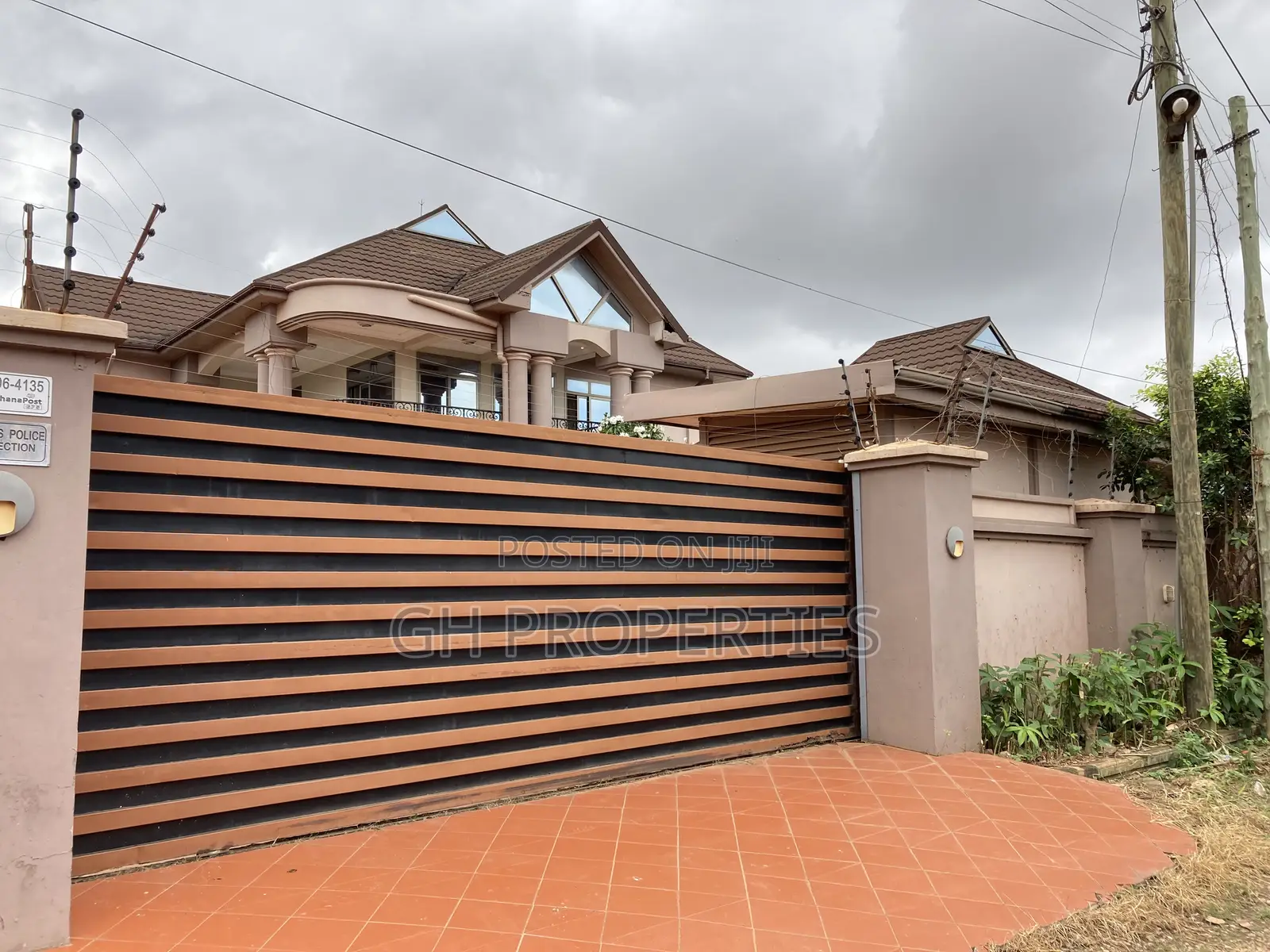 5bdrm Mansion in Ahodwo Daban., Kumasi Metropolitan for sale