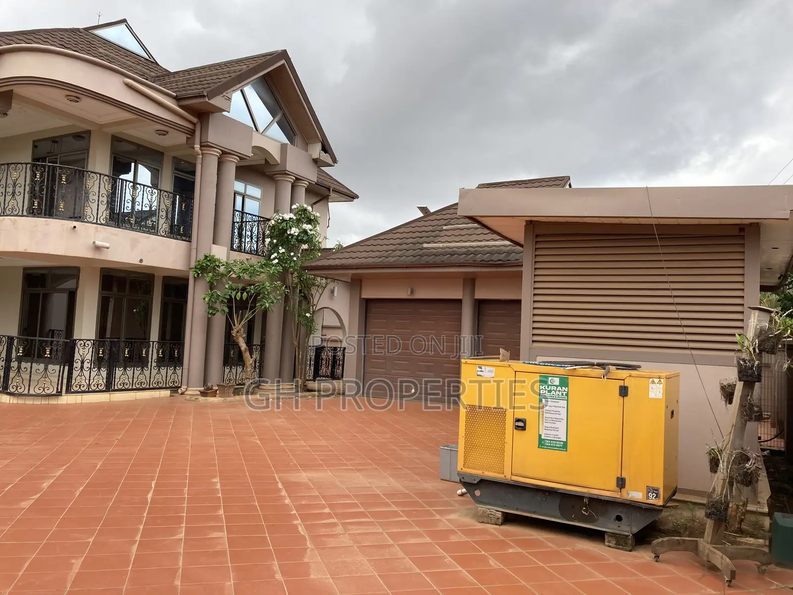 5bdrm Mansion in Ahodwo Daban., Kumasi Metropolitan for sale