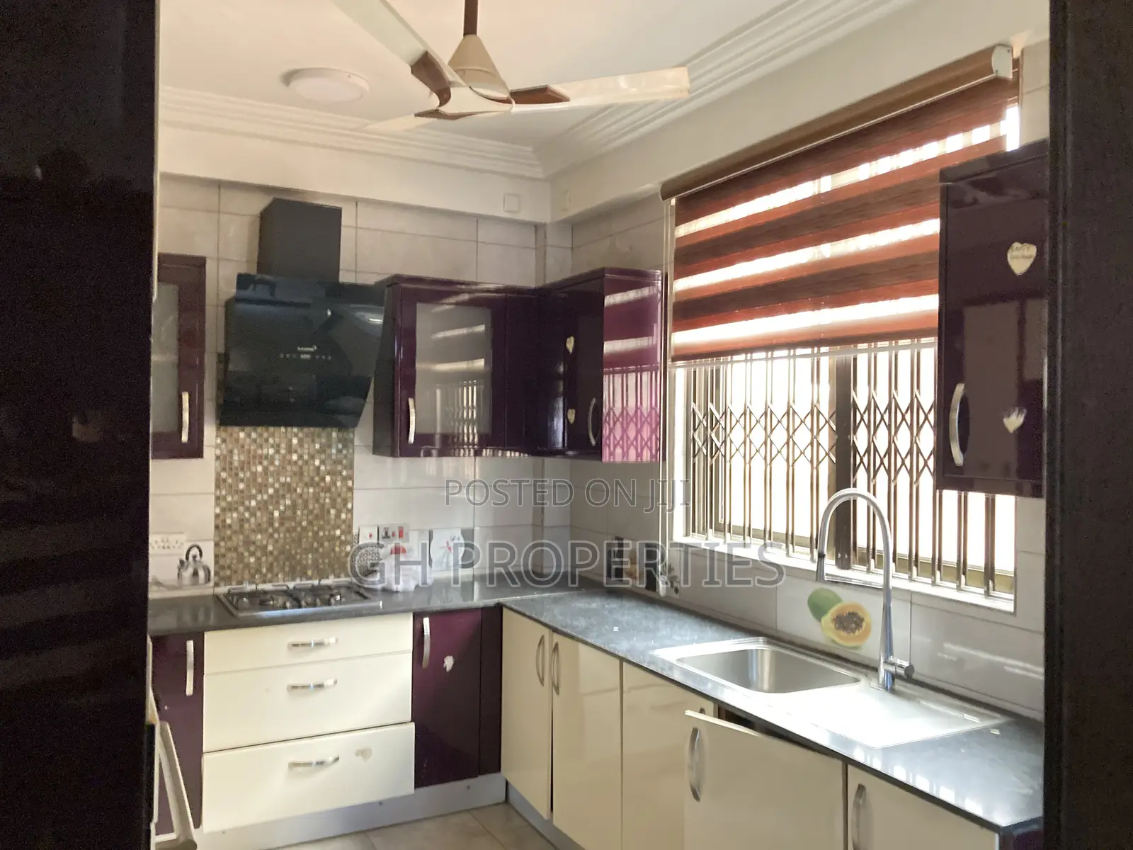 5bdrm Mansion in Ahodwo Daban., Kumasi Metropolitan for sale