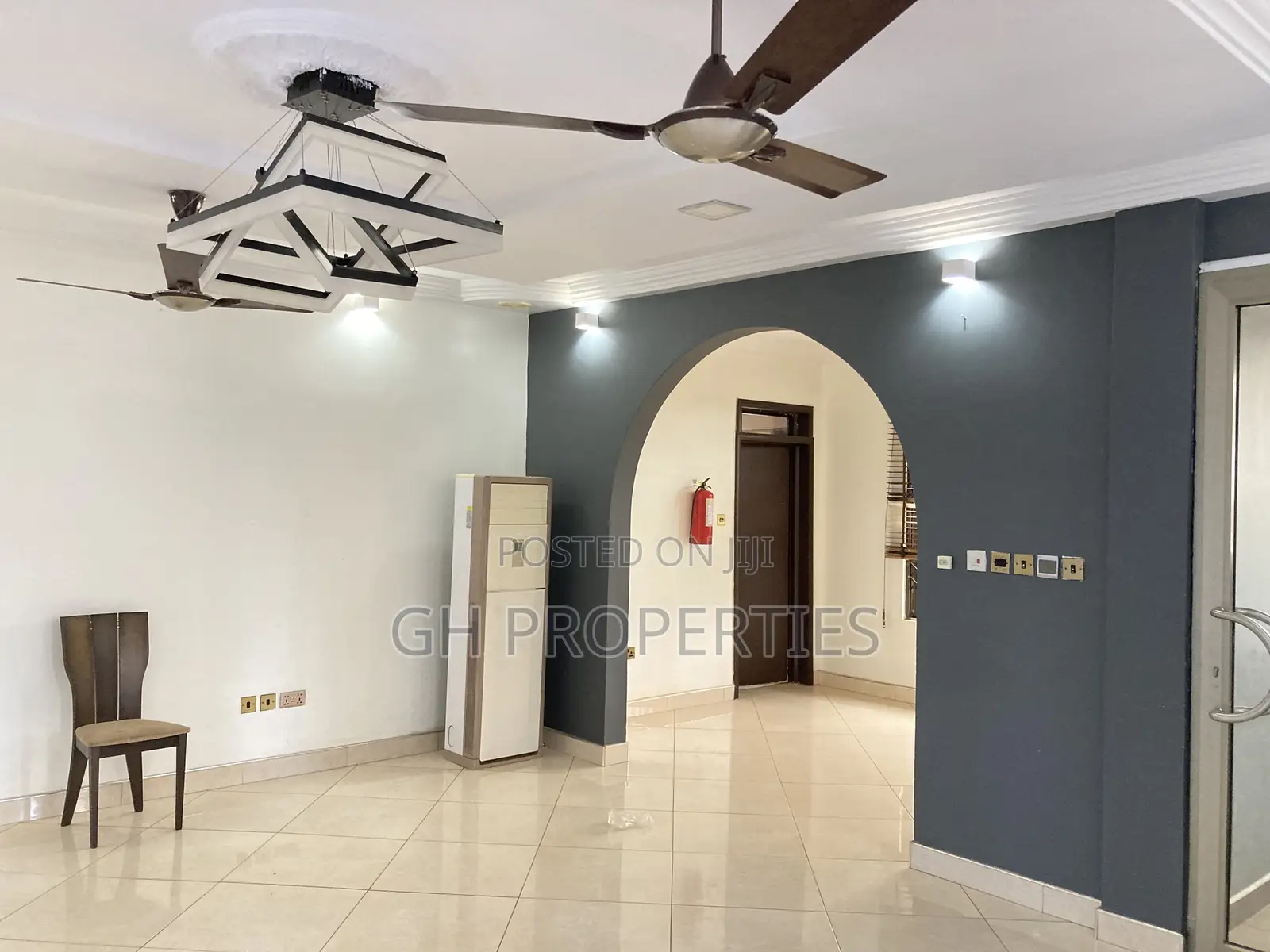5bdrm Mansion in Ahodwo Daban., Kumasi Metropolitan for sale