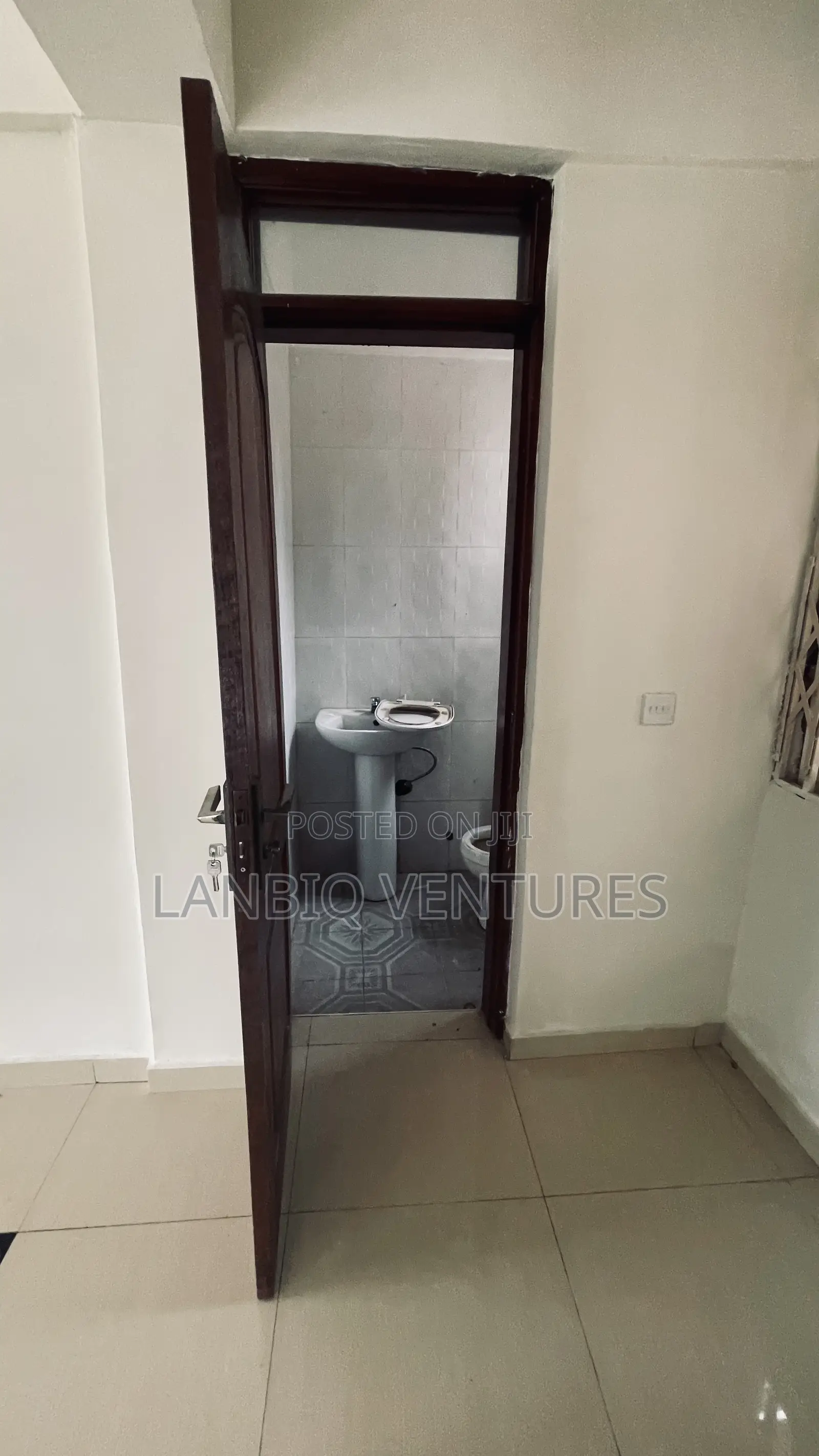 3bdrm Apartment in Ofankor for rent