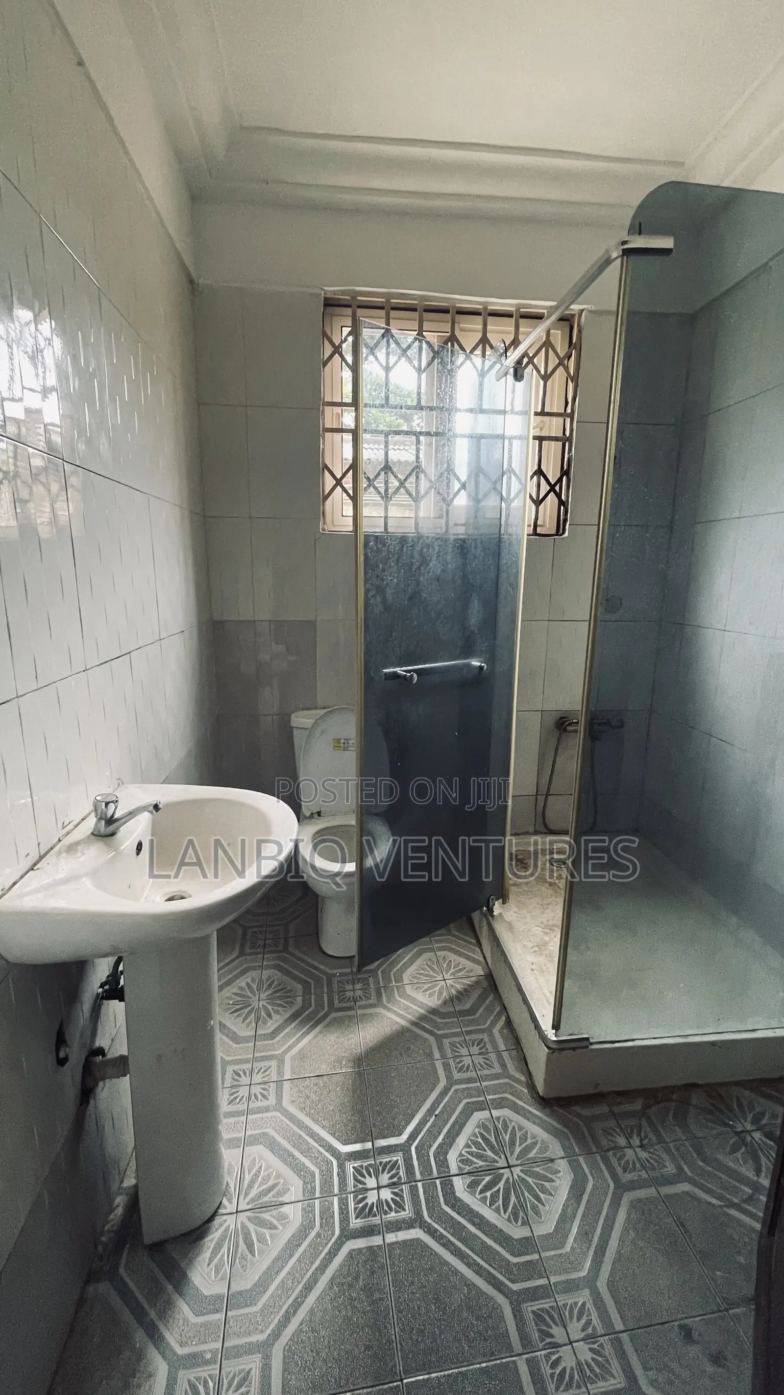 3bdrm Apartment in Ofankor for rent