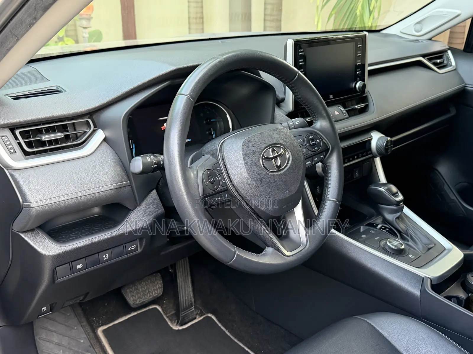 Toyota RAV4 2024 Silver