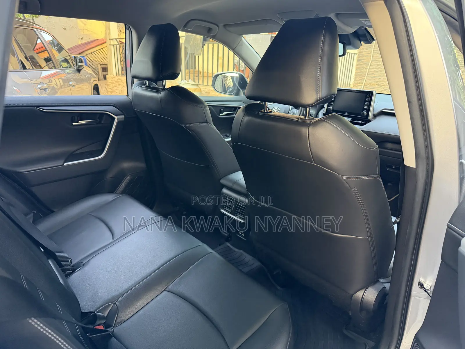 Toyota RAV4 2024 Silver