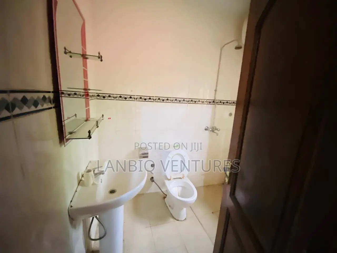4bdrm House in East Legon for sale