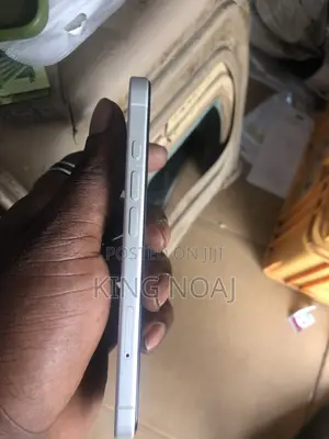 Apple iPhone 16 256 GB White