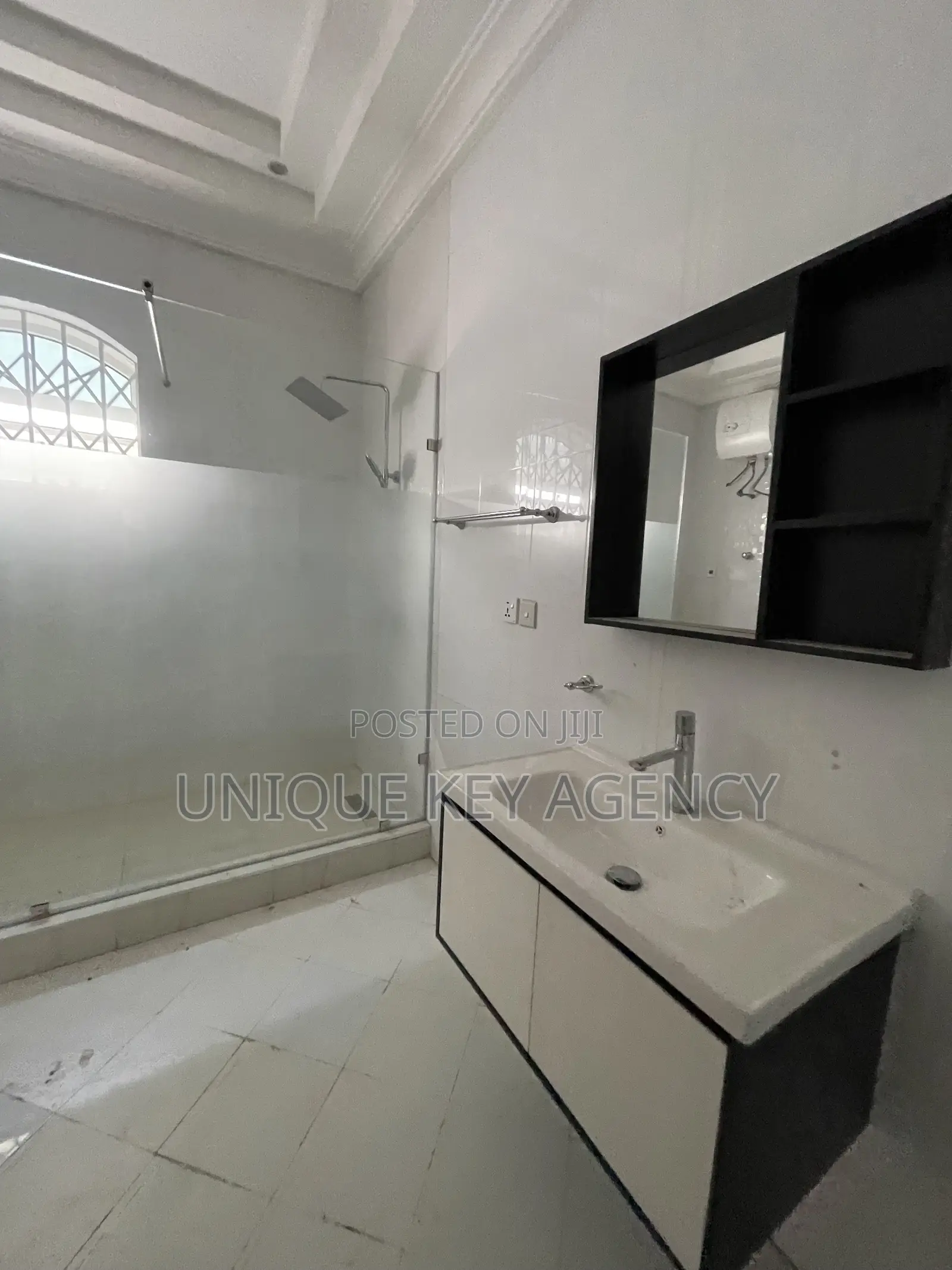 5bdrm House in Unique Key Agency, East Legon for rent