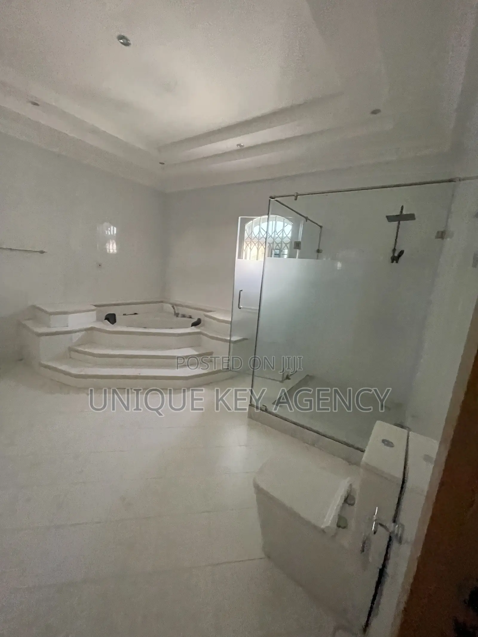 5bdrm House in Unique Key Agency, East Legon for rent