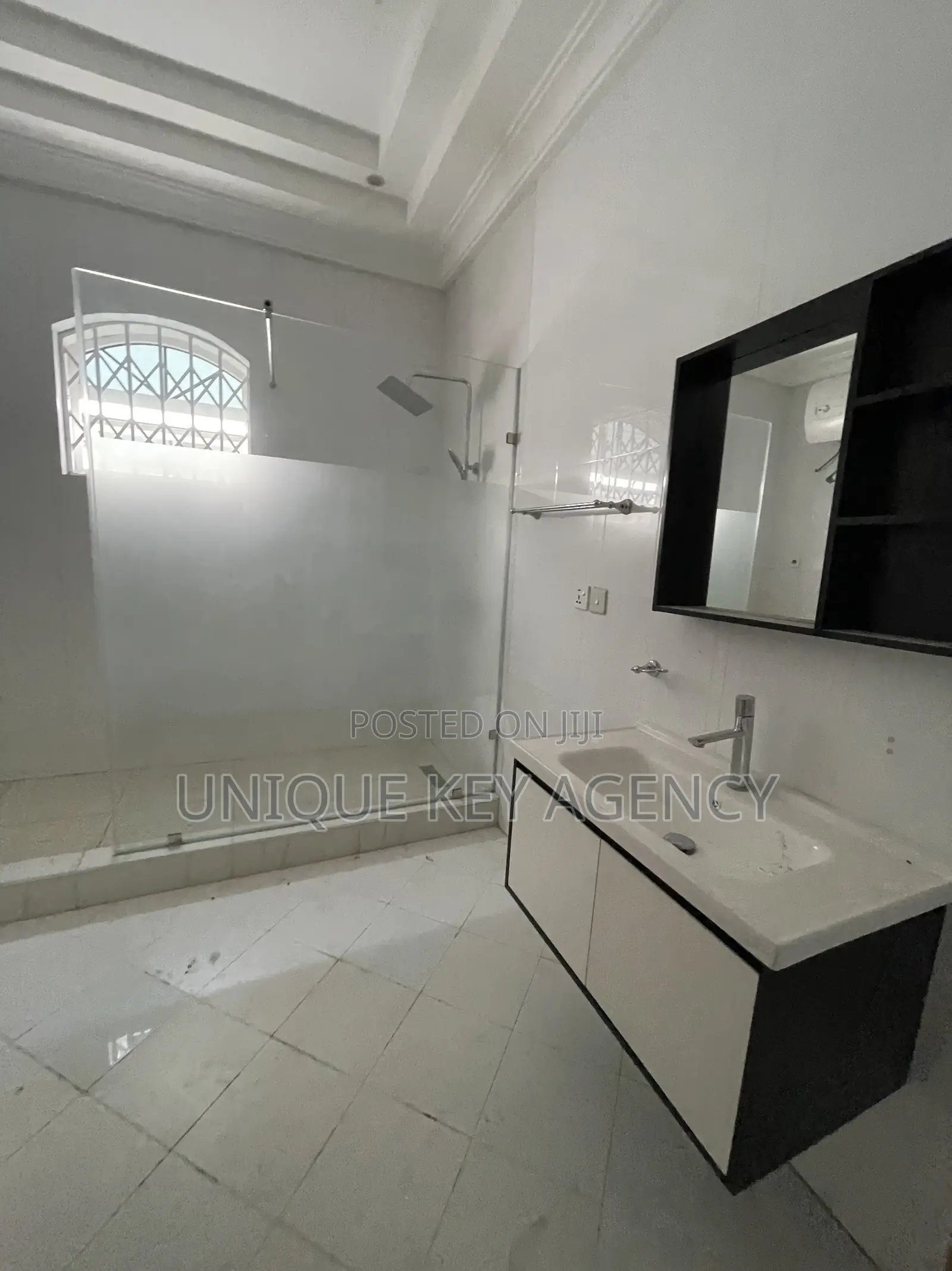5bdrm House in Unique Key Agency, East Legon for rent