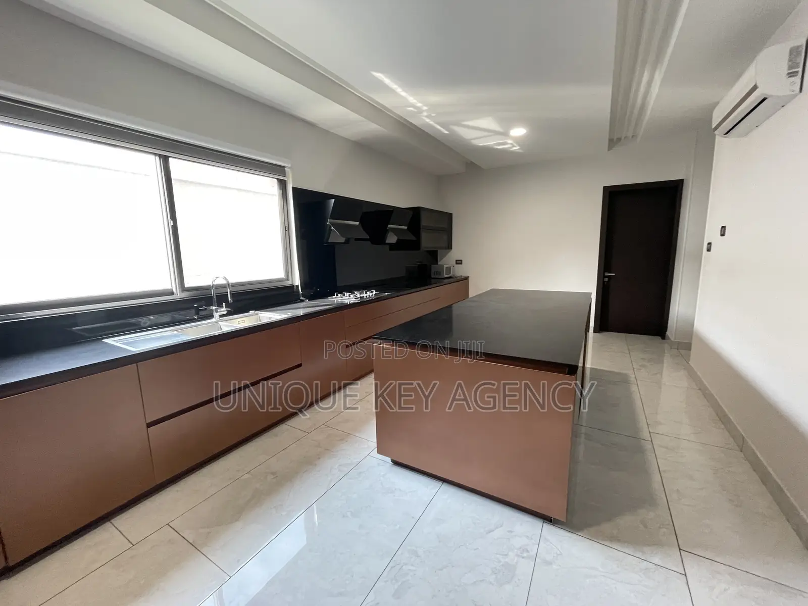 5bdrm House in Unique Key Agency, East Legon for rent