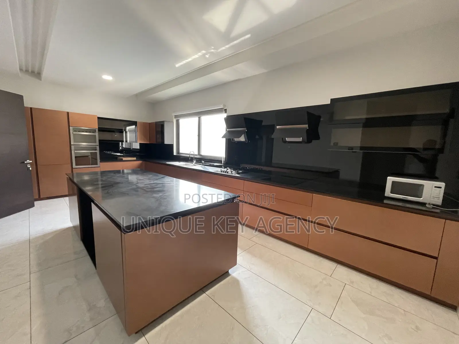 5bdrm House in Unique Key Agency, East Legon for rent