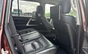 Toyota Land Cruiser 4.6 V8 GX 2016