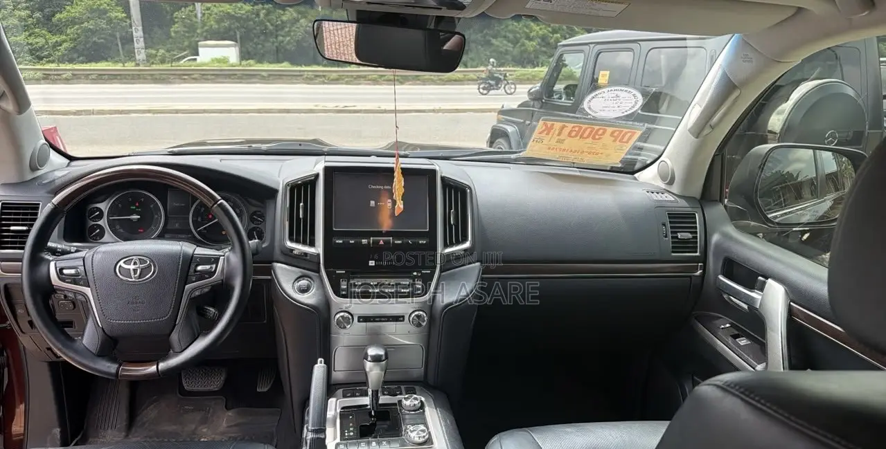 Toyota Land Cruiser 4.6 V8 GX 2016