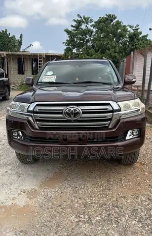 Toyota Land Cruiser 4.6 V8 GX 2016
