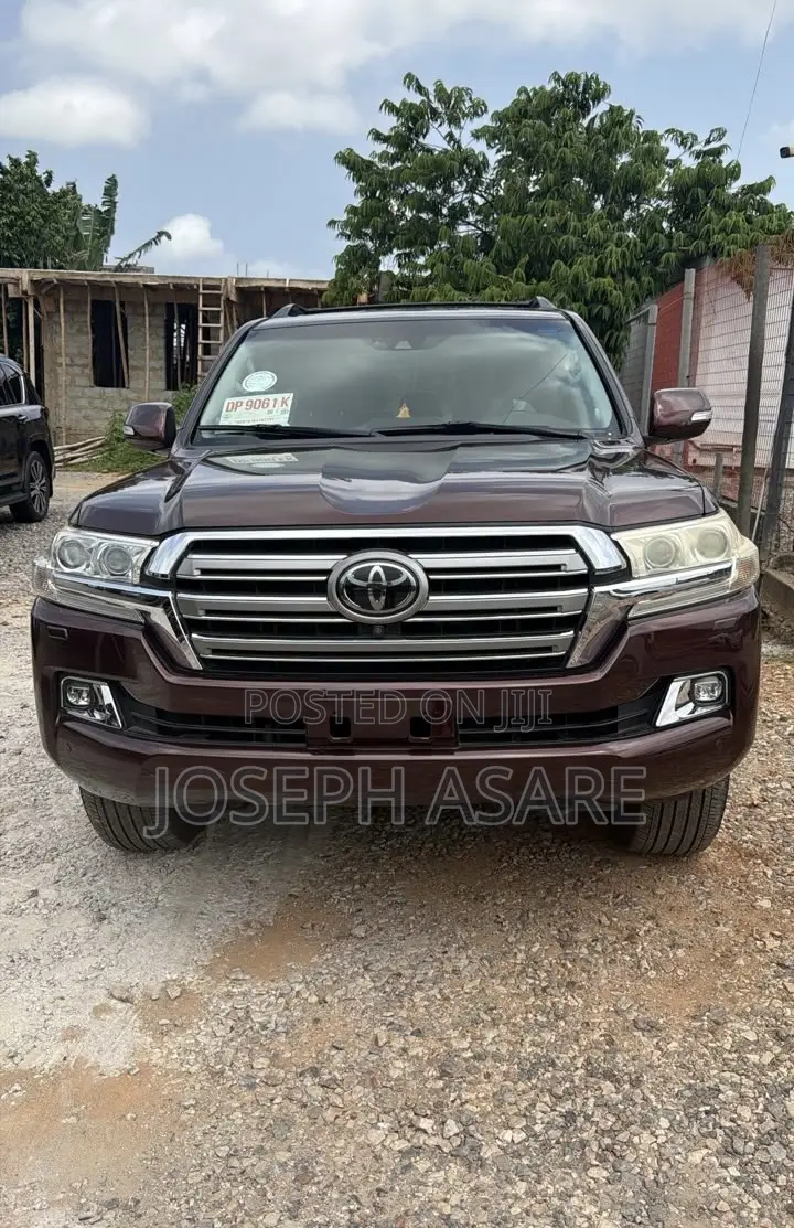 Toyota Land Cruiser 4.6 V8 GX 2016