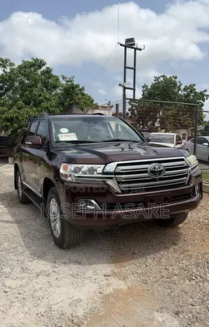 Toyota Land Cruiser 4.6 V8 GX 2016