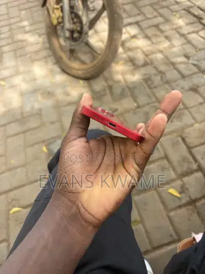 Apple iPhone 13 256 GB Red