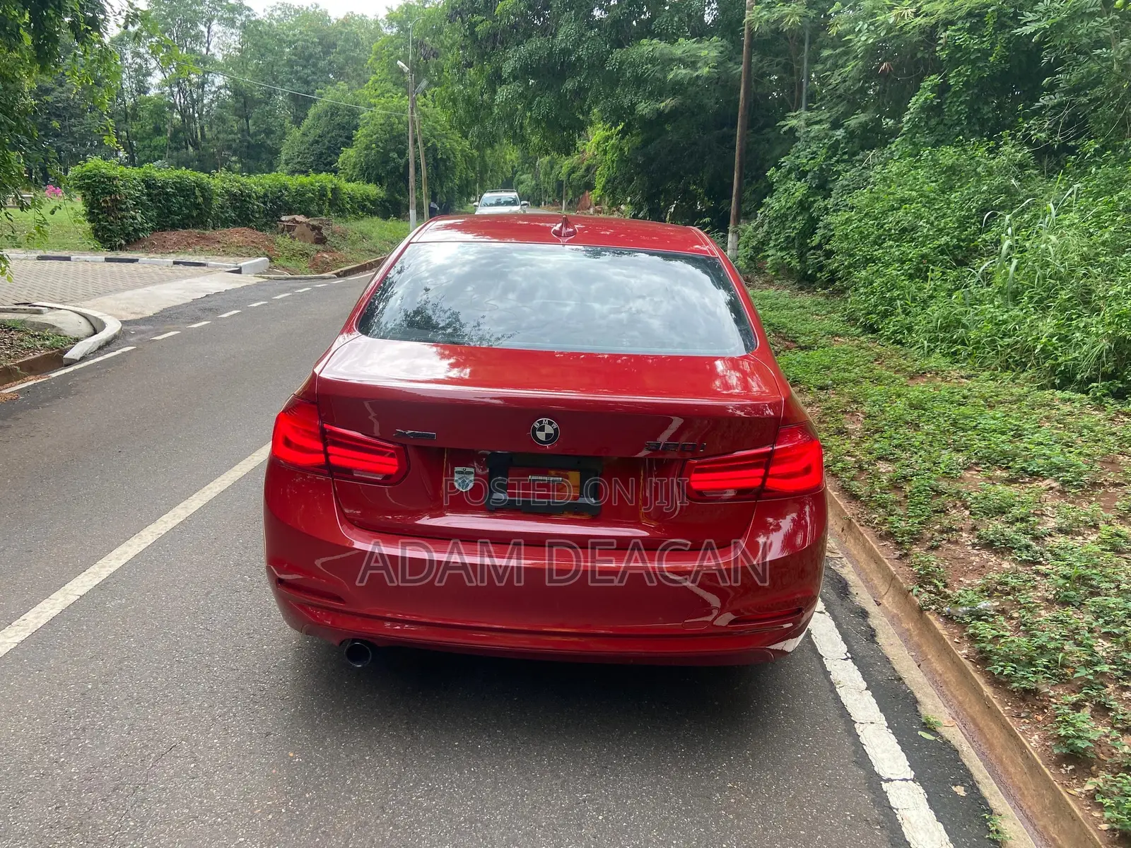 BMW 320i Sedan RWD 2016 Red
